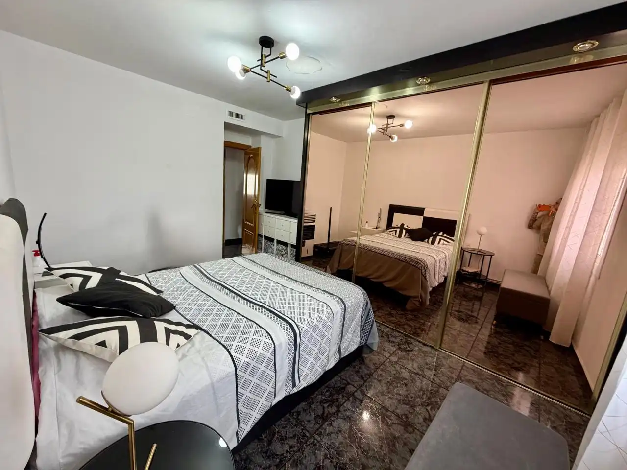 Habitación de Ático en venta en Montcada i Reixac con Aire acondicionado, Calefacción y Terraza