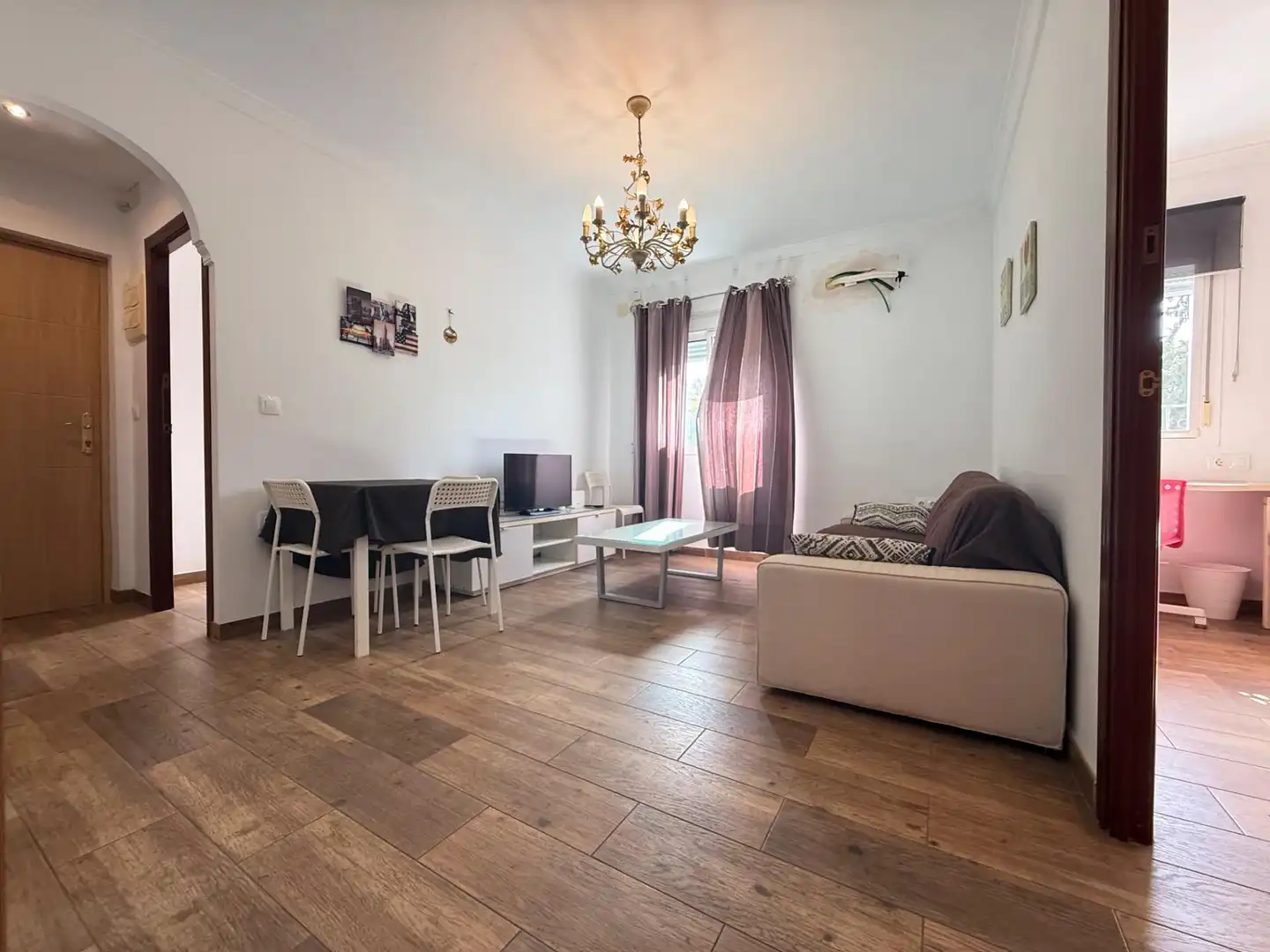 Sala d'estar de Pis en venda en Jerez de la Frontera amb Aire condicionat i Moblat