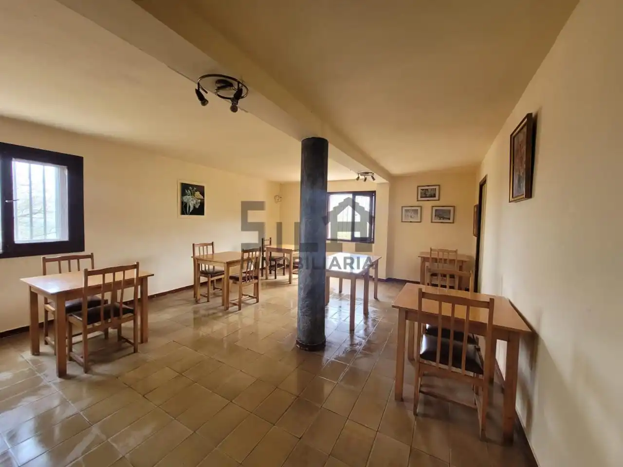 Local de alquiler en Coles con Aire acondicionado, Terraza y Amueblado