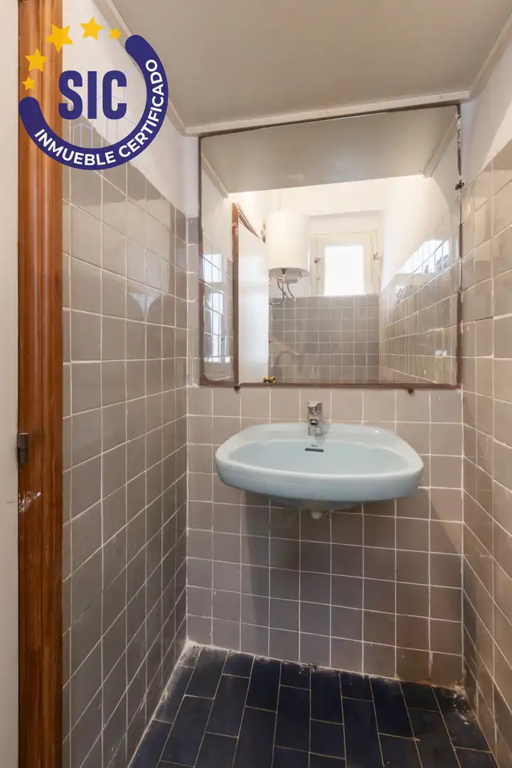 Bathroom of Flat for sale in Valencia