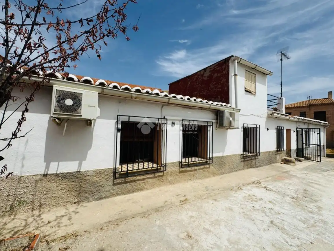 Vista exterior de Casa adosada en venta en Nambroca con Aire acondicionado, Terraza y Trastero