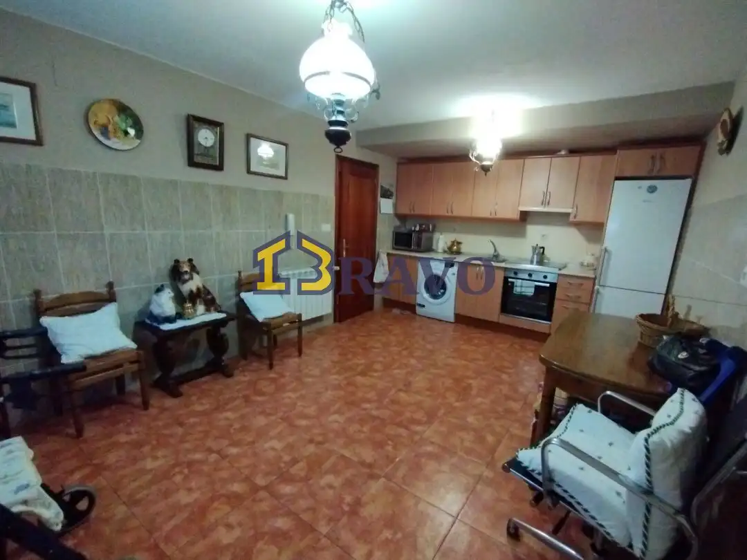 Cocina de Casa adosada en venta en Medina de Pomar con Calefacción, Jardín privado y Terraza