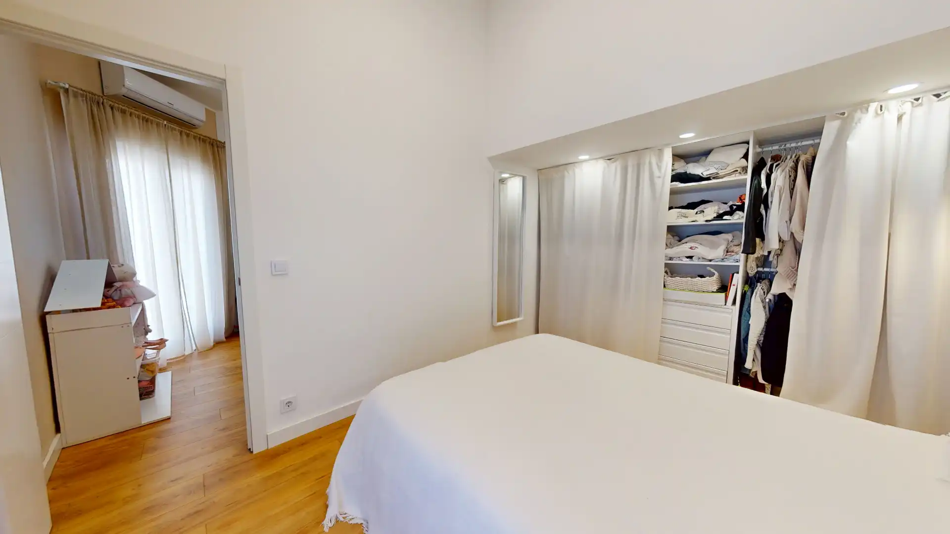 Habitación de Casa adosada en venta en Centro  