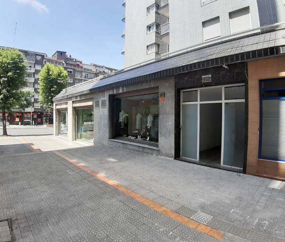 Local comercial en Alquiler en Navarro Villoslada Kalea en San Ignacio - Elorrieta