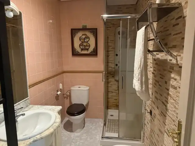 Bathroom of Flat for rent in Puertollano  with Air Conditioner, Heating and Furnished