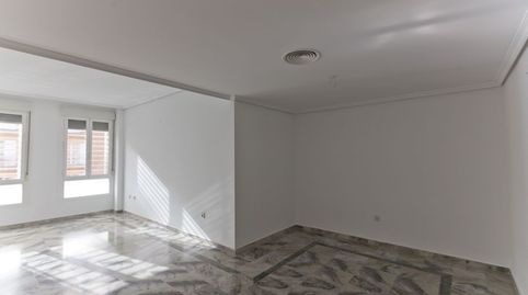 Foto 2 von Wohnung zur Miete in Ronda Ronda de Capuchinos, 35, Cruz Roja, Sevilla Capital