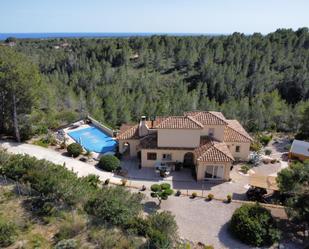 Vista exterior de Casa o xalet en venda en L'Ametlla de Mar  amb Aire condicionat, Calefacció i Jardí privat