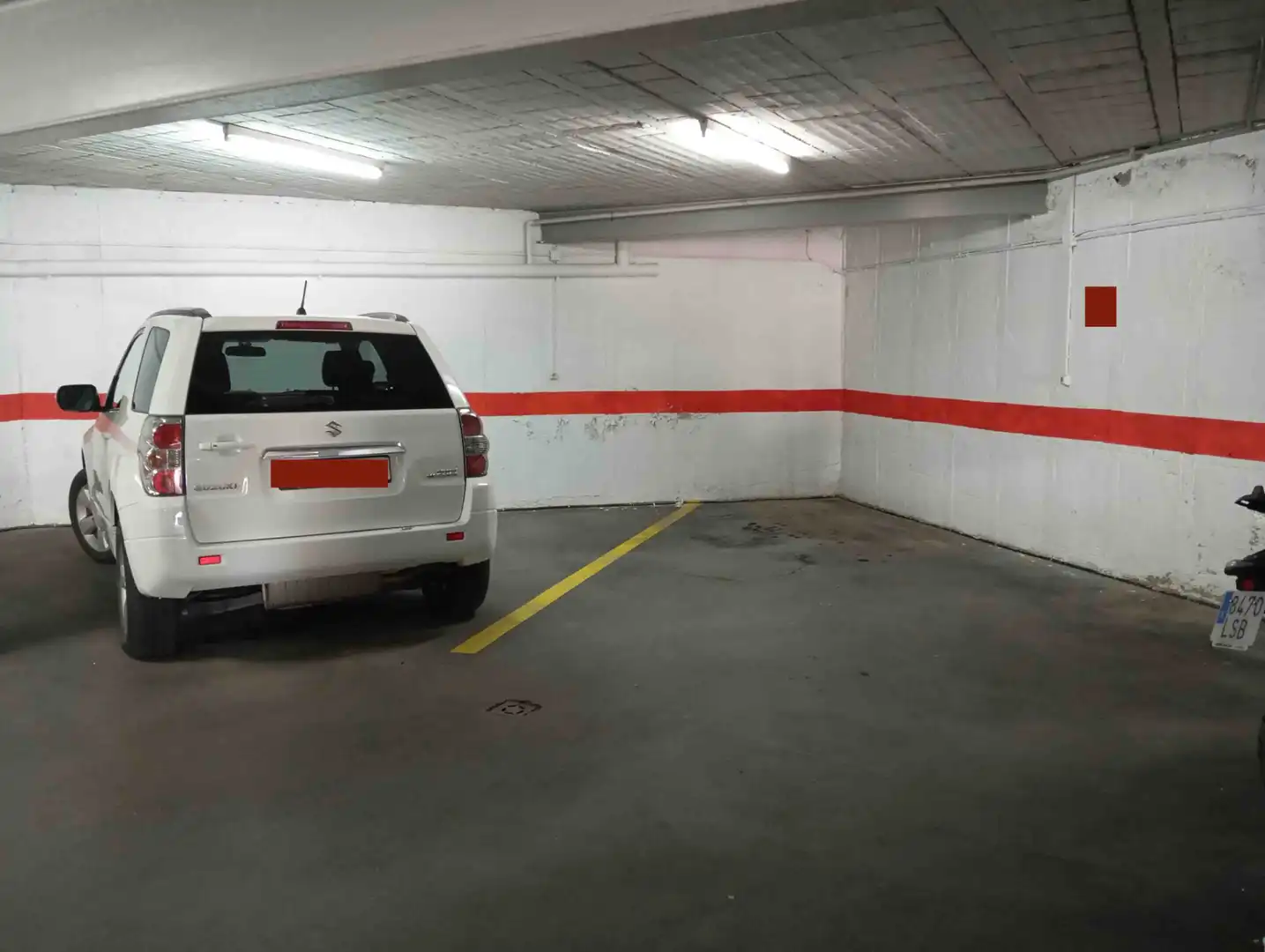 Parkplatz von Einfamilien-Reihenhaus zum Verkauf in Montseny mit Heizung, Parkett und Terrasse