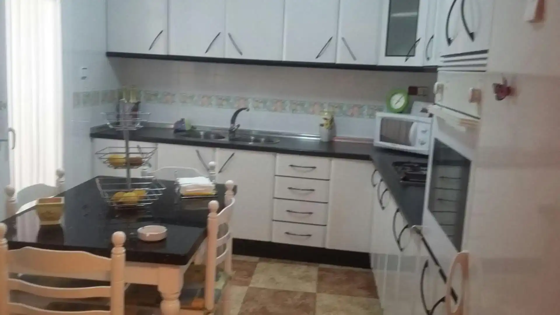 Cuina de Pis en venda en Alhama de Almería amb Aire condicionat, Traster i Moblat