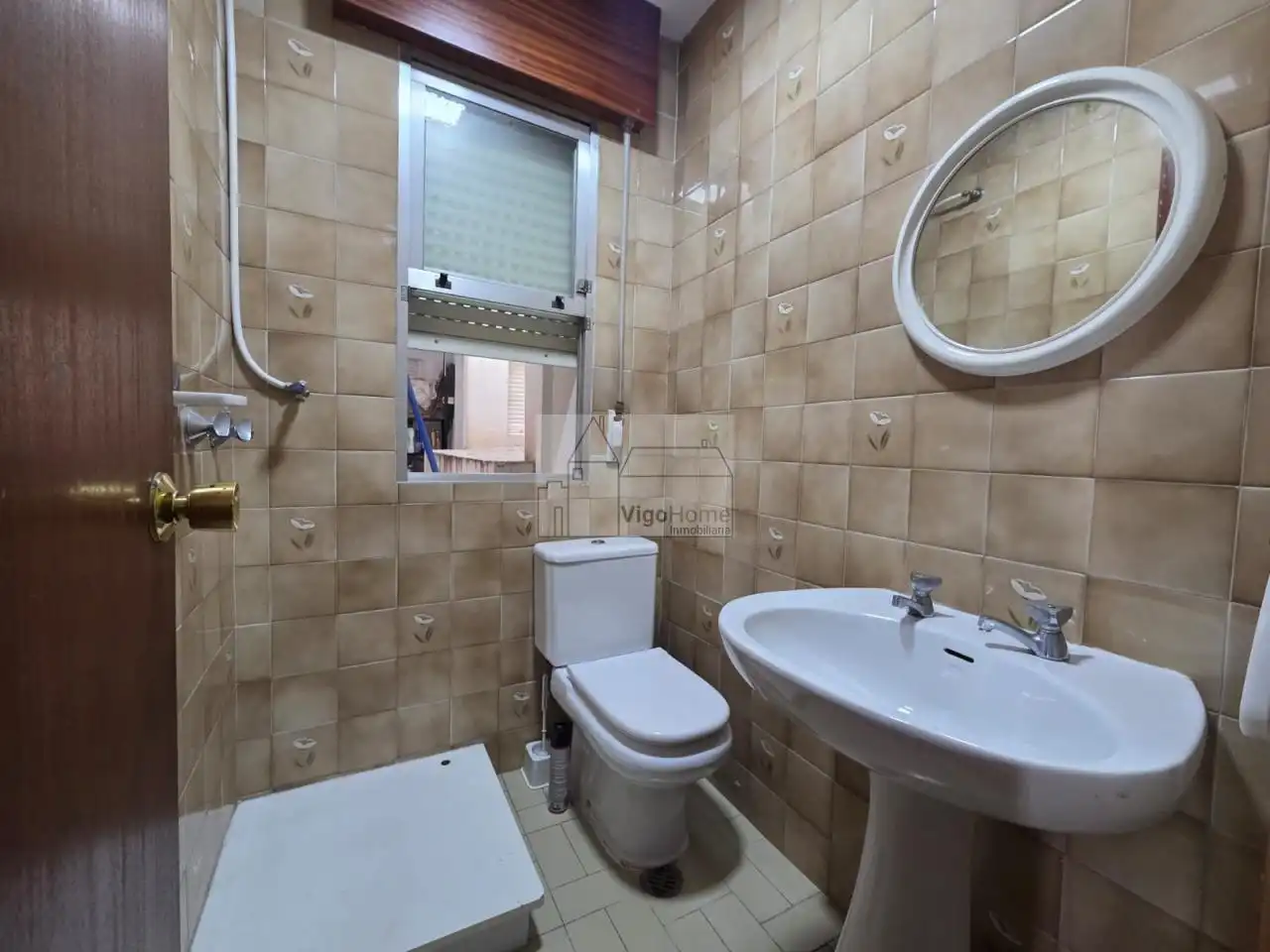 Bathroom of Flat for sale in Moaña  with Heating and Storage room