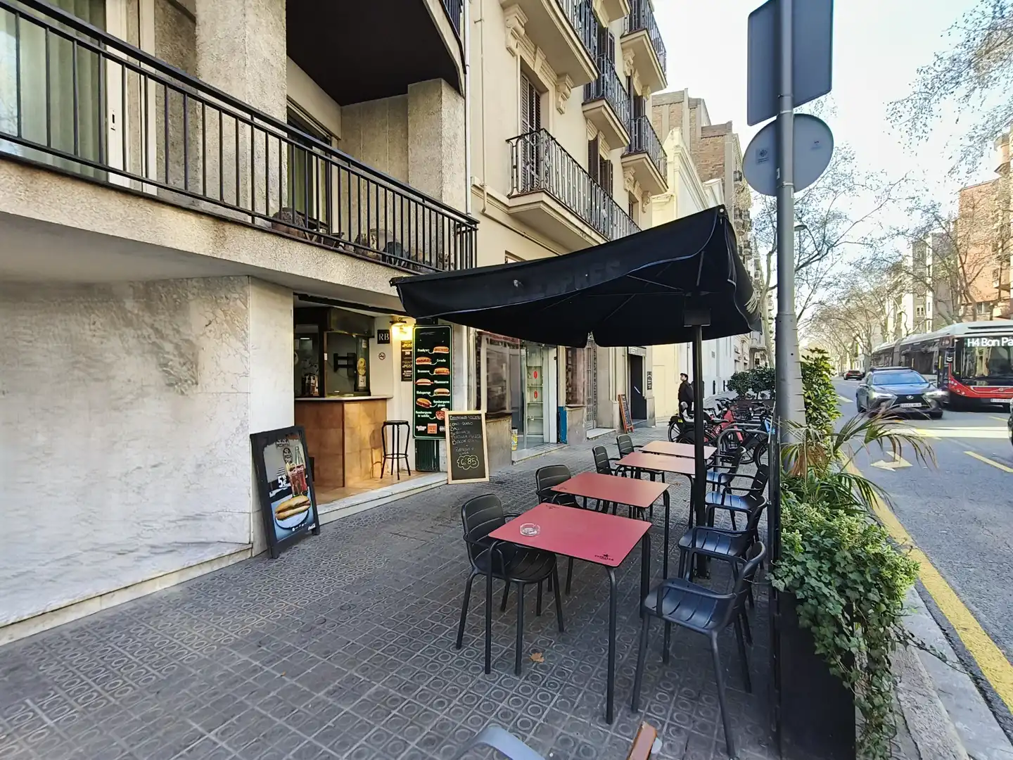 Local en traspaso en Barcelona con Aire acondicionado y Amueblado