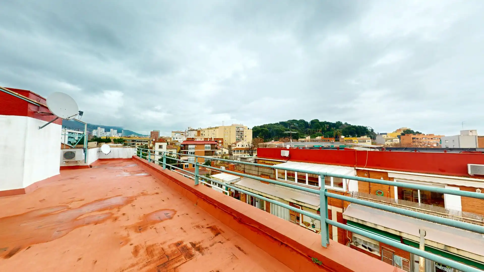 Vista exterior de Ático en venta en Barcelona con Balcón