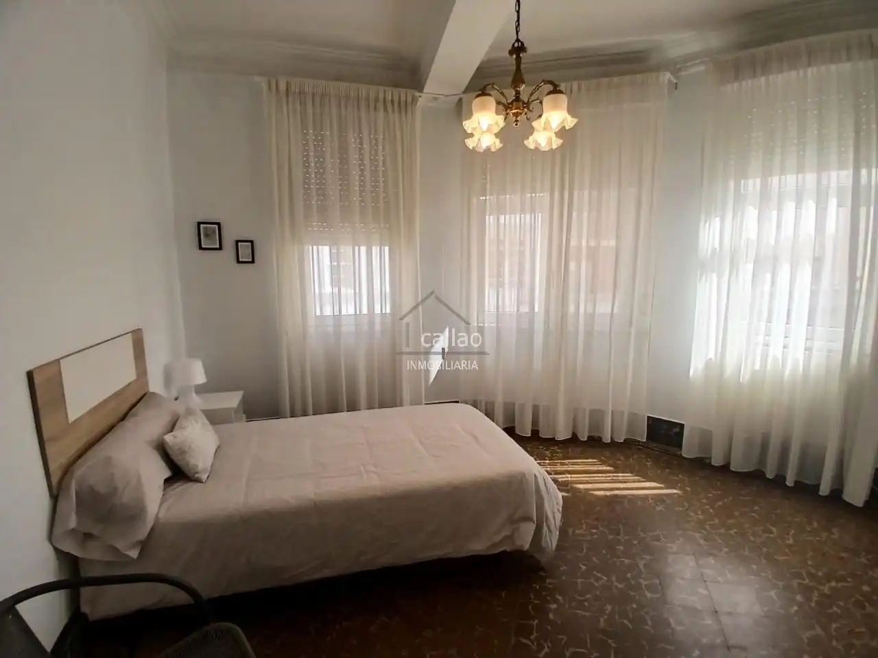 Habitación de Piso de alquiler en Ferrol con Calefacción y Amueblado