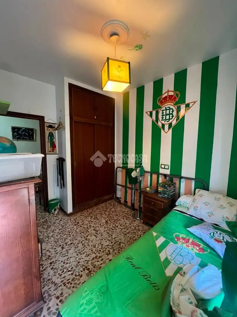 Dormitori de Casa o xalet en venda en Sevilla amb Aire condicionat i Terrassa