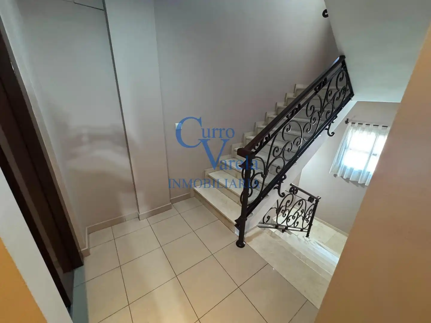 Houses for sale in Dos Hermanas  with Air Conditioner, Heating and Terrace