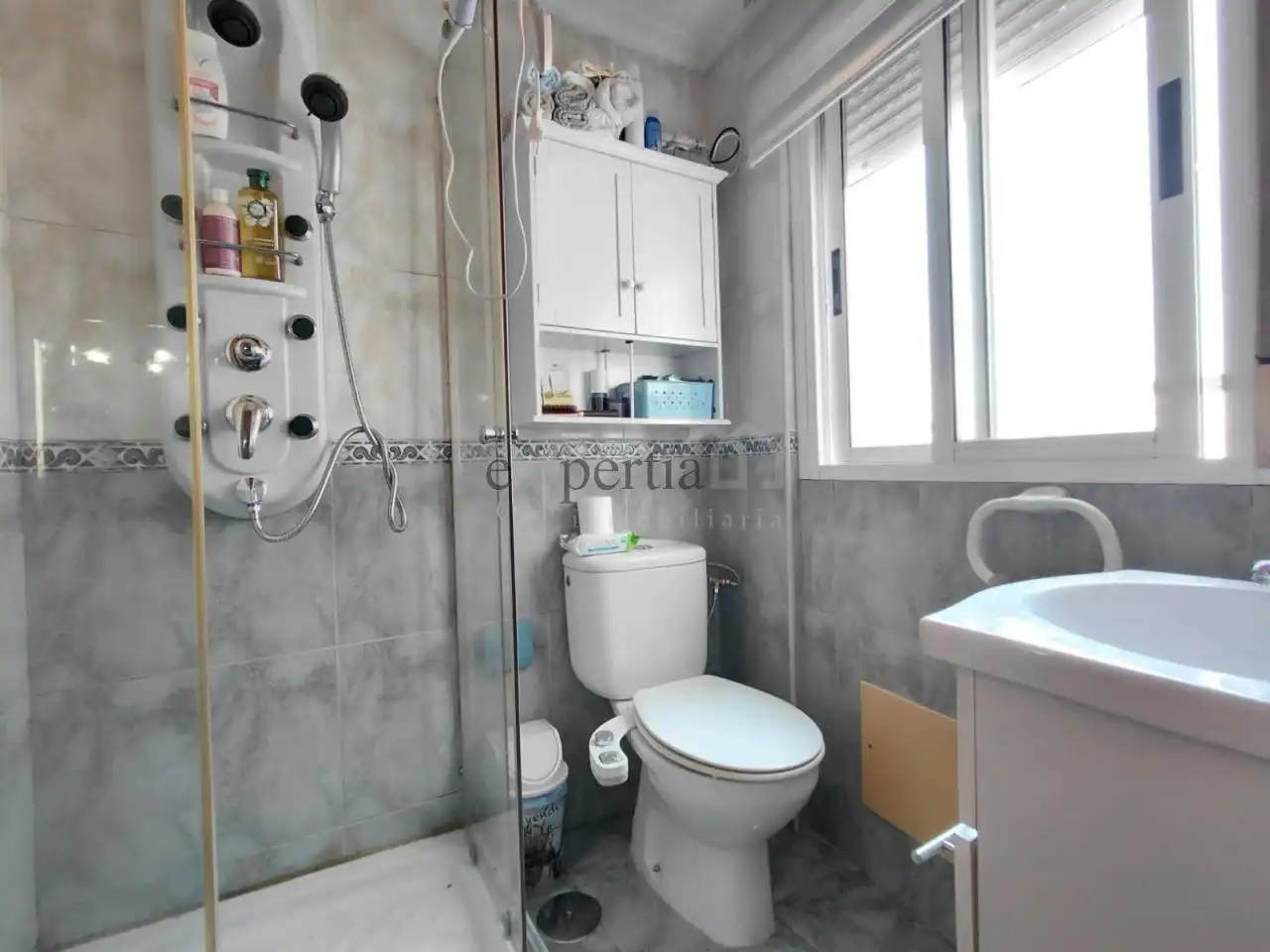 Baño de Piso en venta en Boiro con Calefacción y Amueblado
