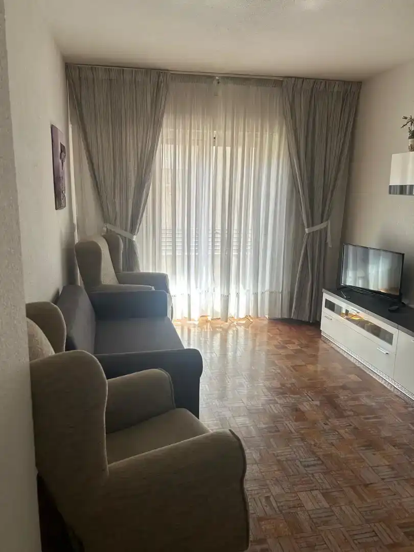 Wohnzimmer von Wohnung zur Miete in Ávila Capital mit Balkon
