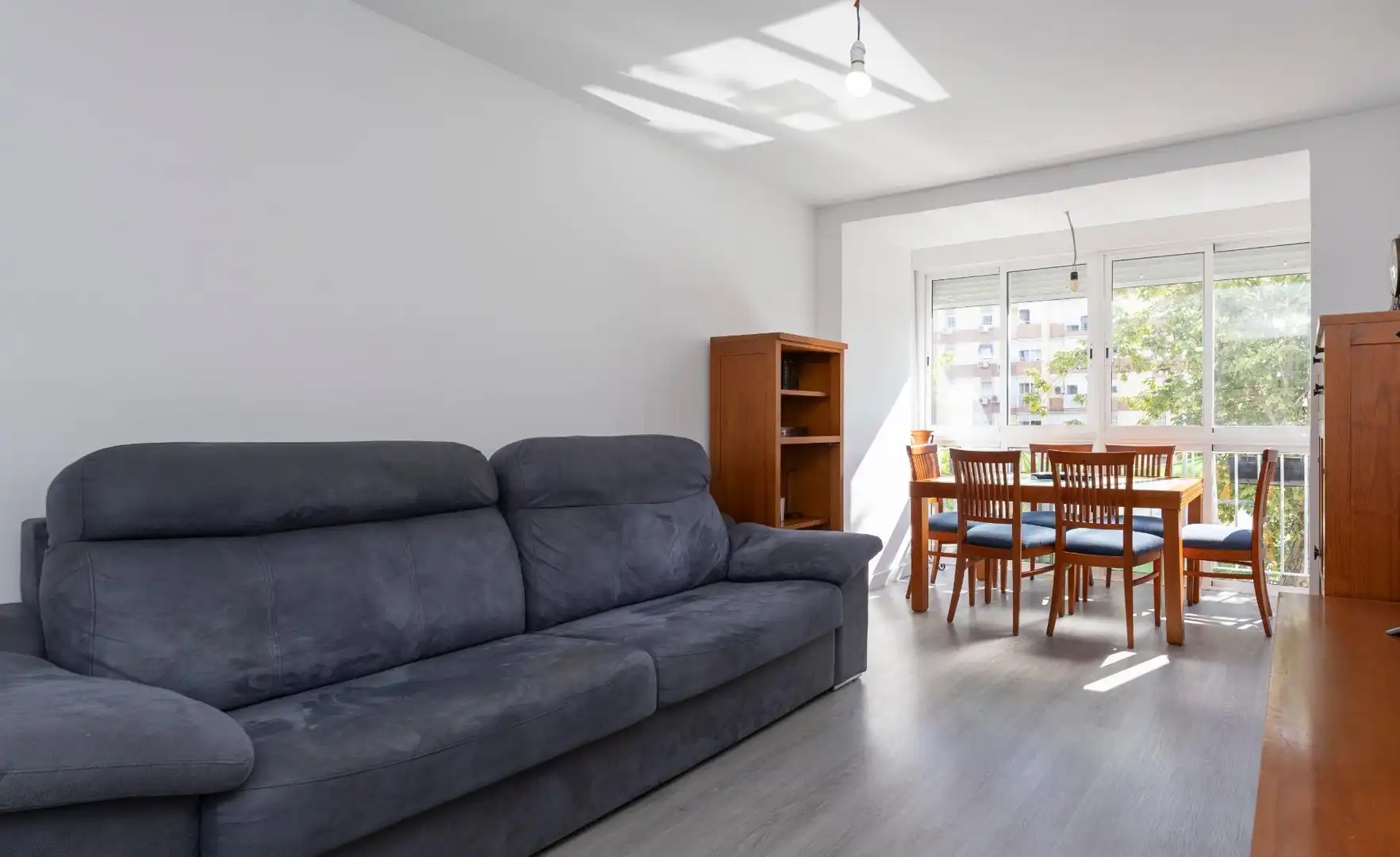 Sala de estar de Piso en venta en Sevilla con Aire acondicionado, Calefacción y Balcón