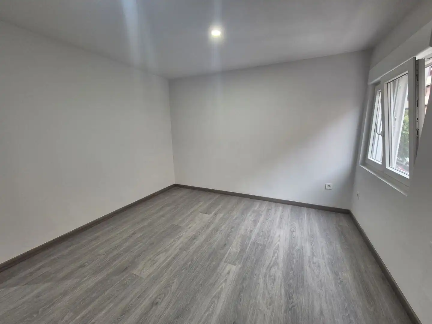 Pis en venda en Oviedo  amb Traster