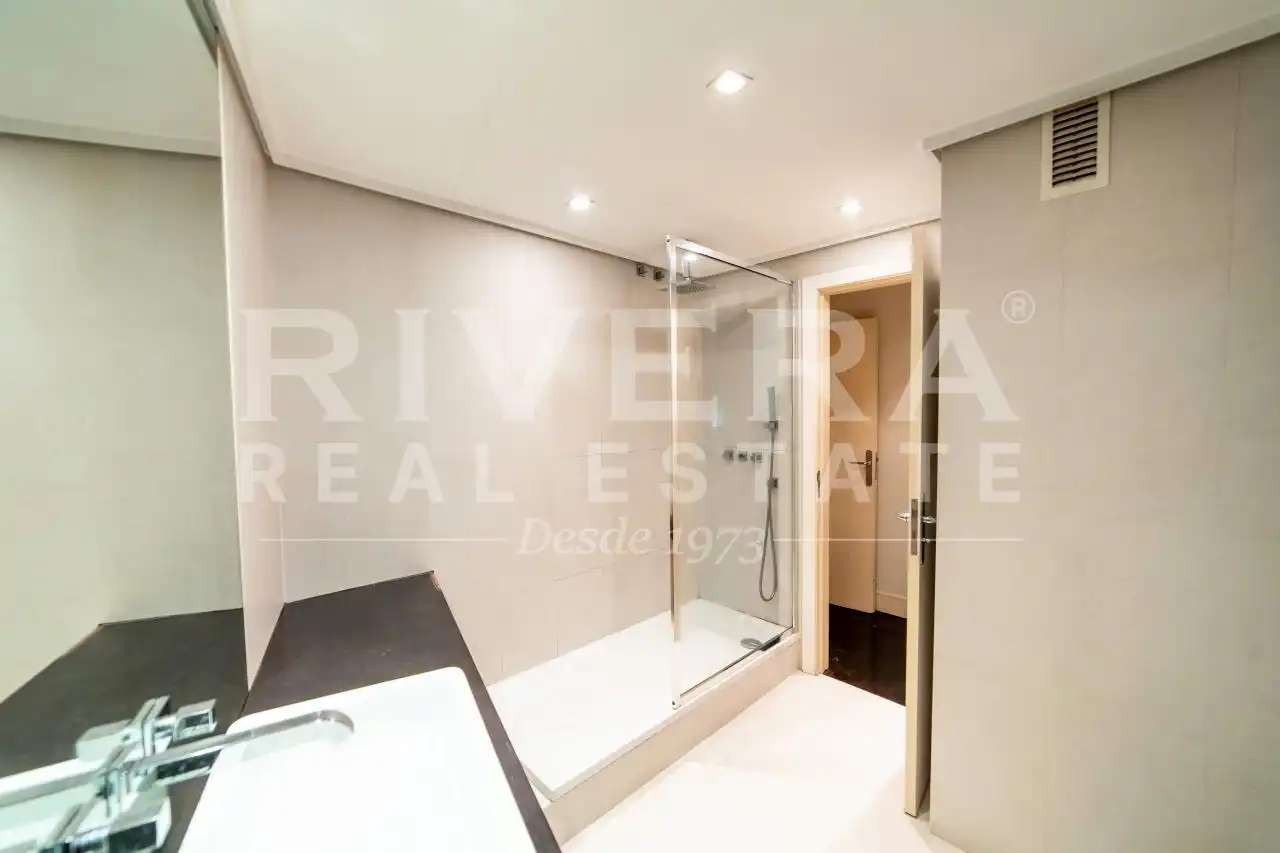 Bathroom of Flat for sale in Vigo   with Heating