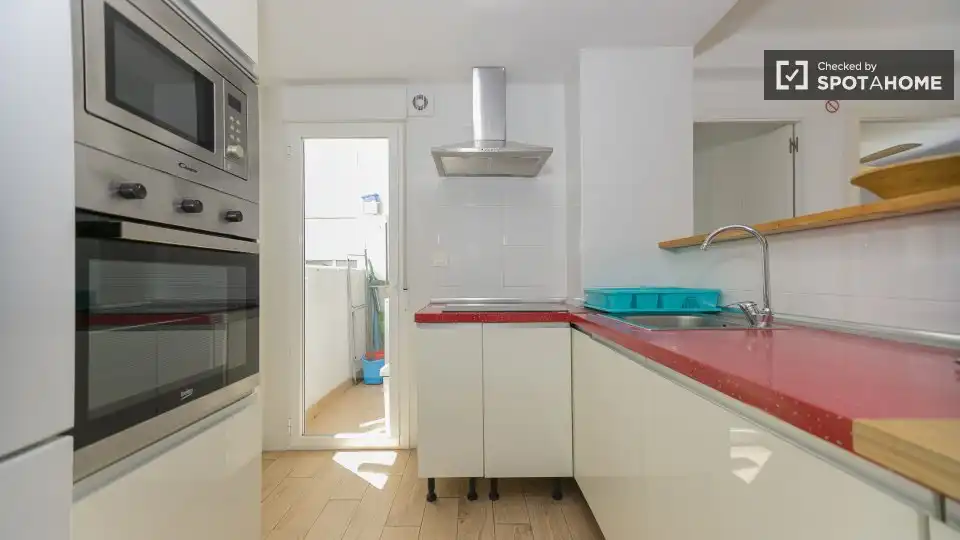 Cocina de Piso de alquiler en Valencia con Aire acondicionado, Calefacción y Amueblado