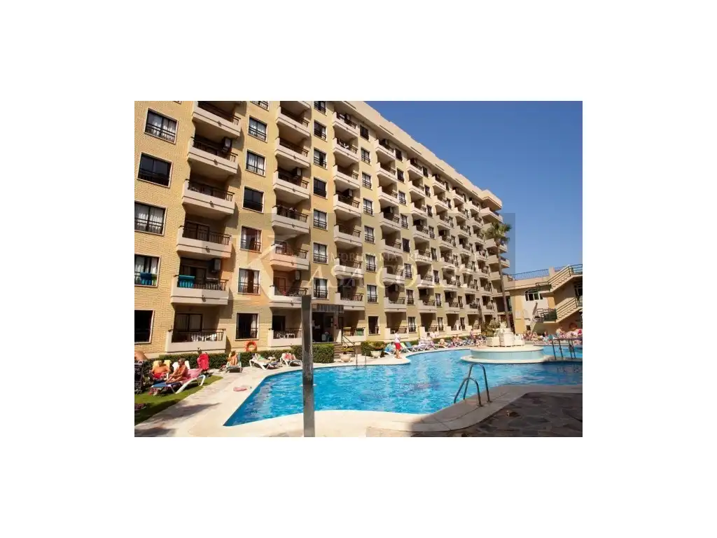 Außenansicht von Wohnung zum Verkauf in Fuengirola mit Klimaanlage, Privatgarten und Terrasse