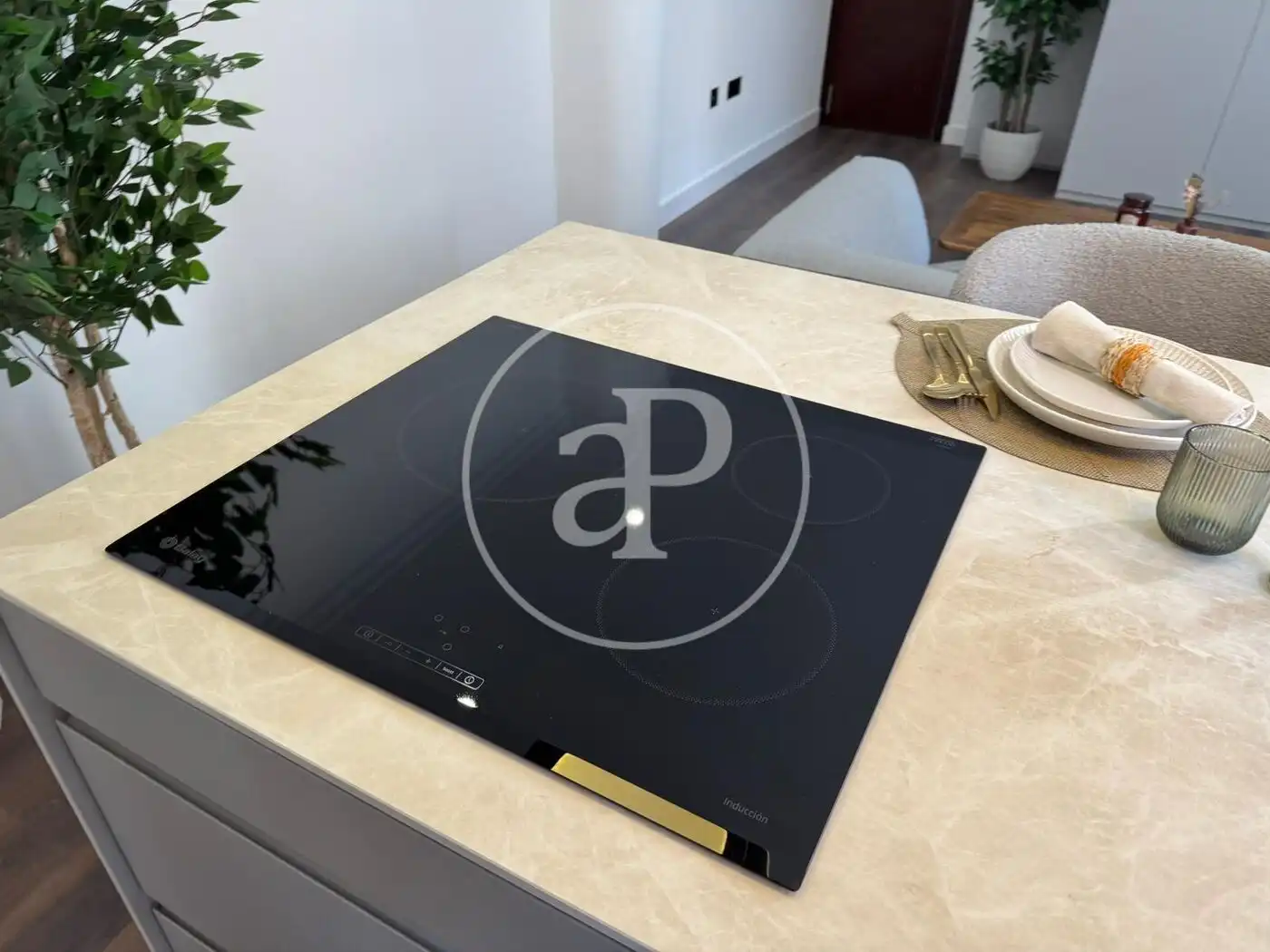 Cuina de Pis de lloguer en Valencia amb Aire condicionat, Calefacció i Terrassa