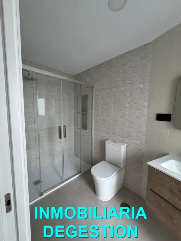 Baño de Piso de alquiler en Linares con Aire acondicionado, Calefacción y Amueblado