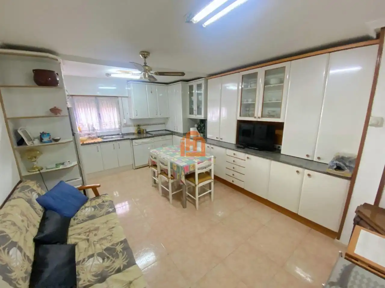 Cocina de Piso en venta en León Capital  con Calefacción, Trastero y Amueblado