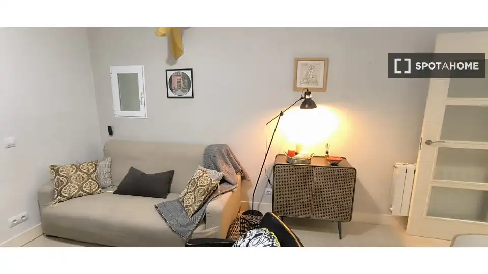 Sala de estar de Piso de alquiler en Madrid con Aire acondicionado, Calefacción y Amueblado
