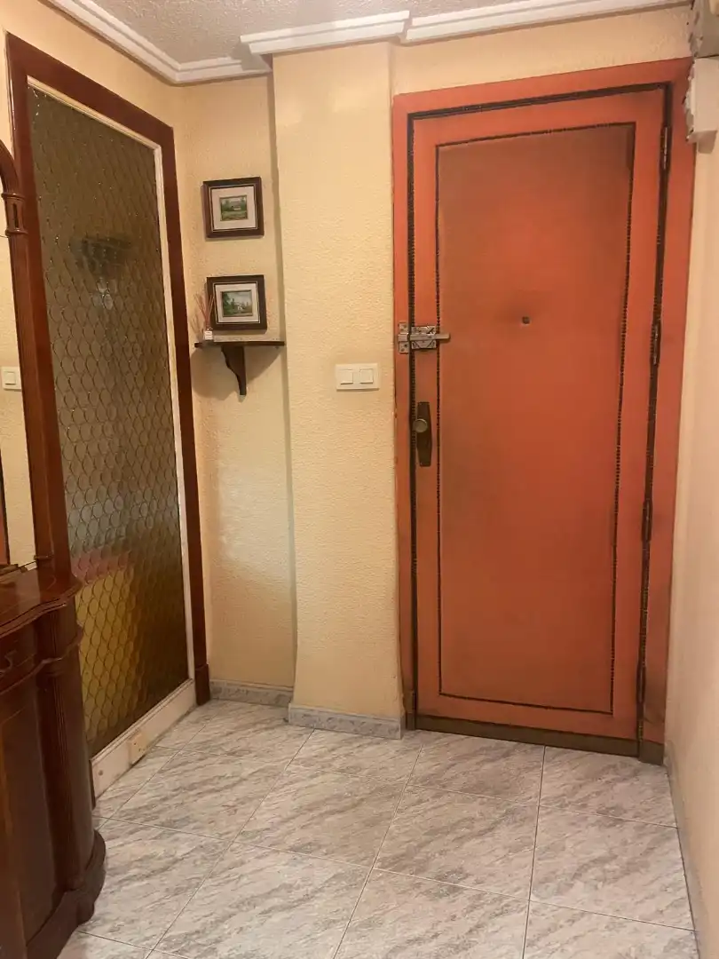 Wohnung zum Verkauf in Valencia mit Klimaanlage, Möbliert und Ofen