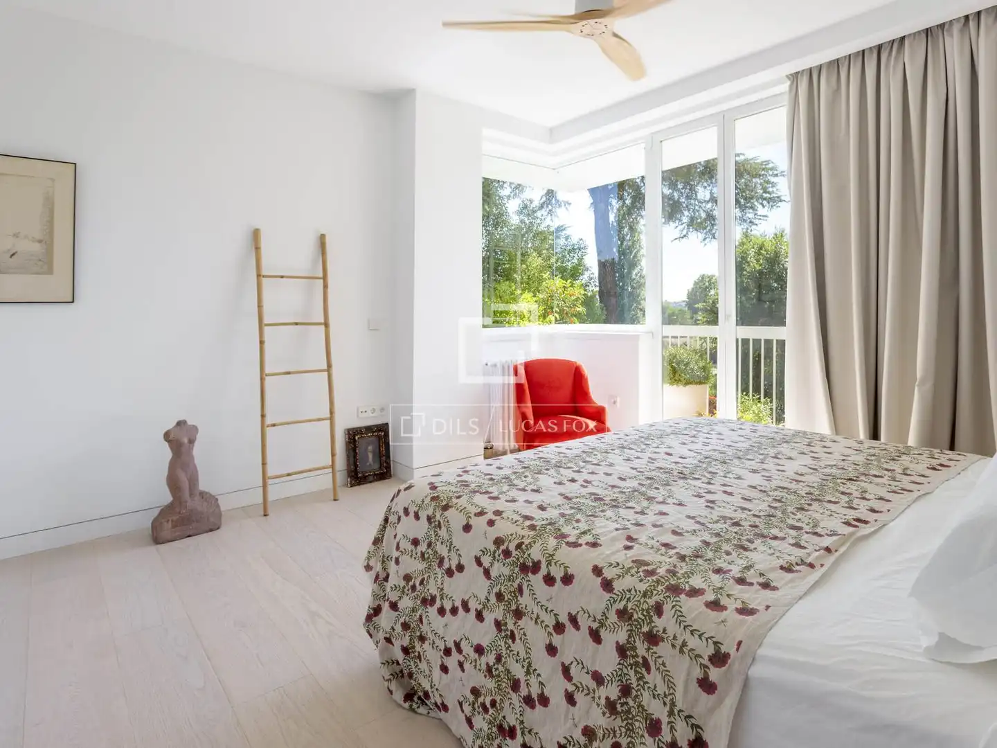 Bedroom of Flat for rent in Madrid  with Air Conditioner, Heating and Private garden