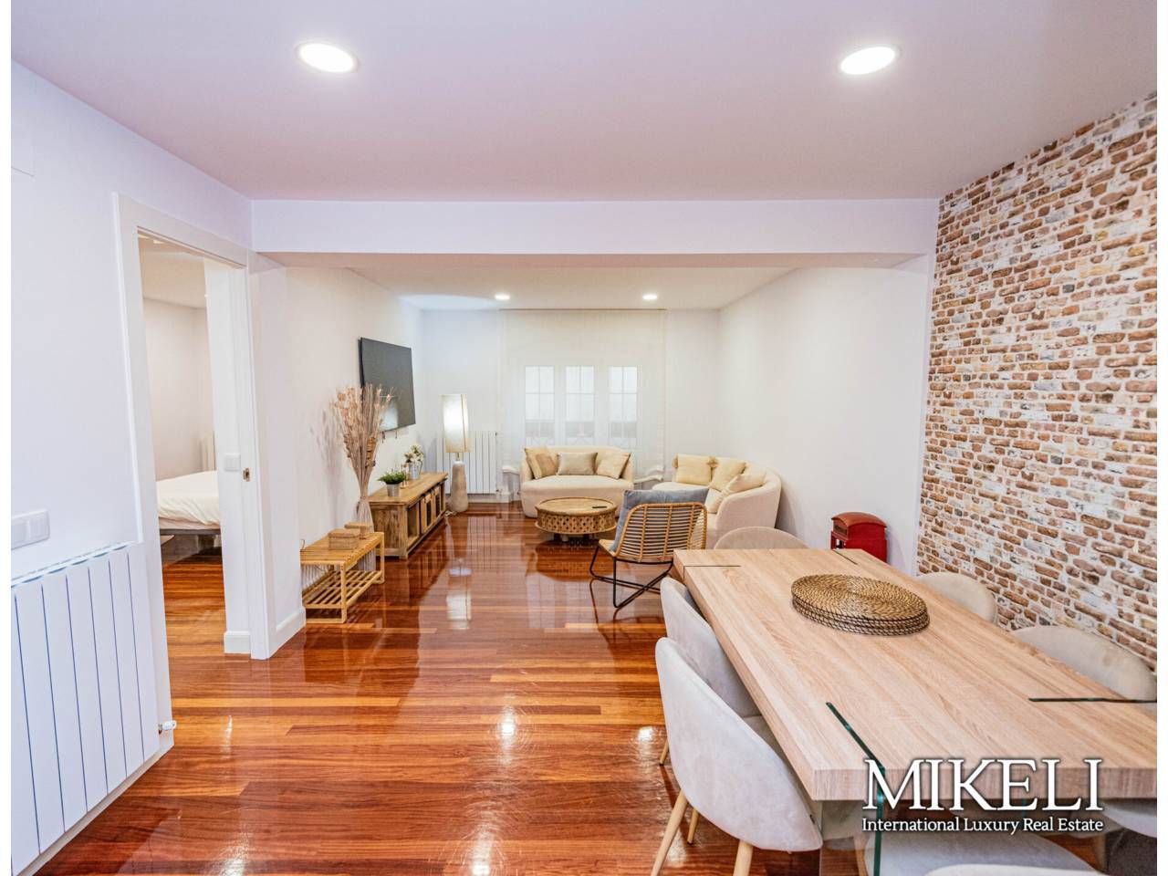 Living room of Flat for rent in Santander  with Heating, Parquet flooring and Furnished