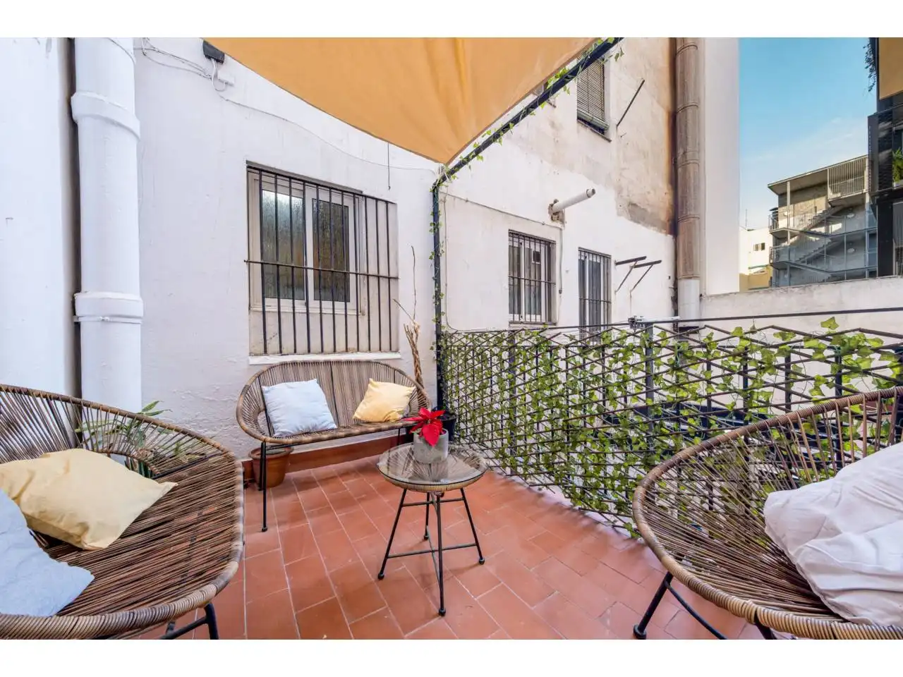 Piso con terraza en venta en Calle Atlàntida, imagen 2