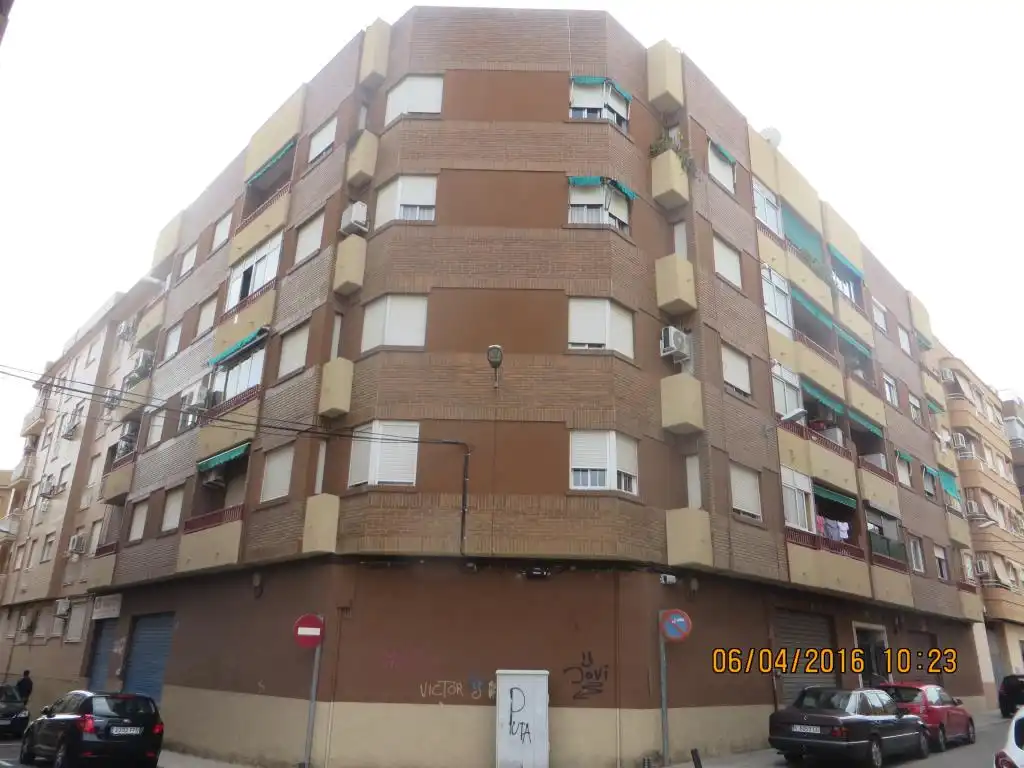 Vista exterior de Piso en venta en Torrent