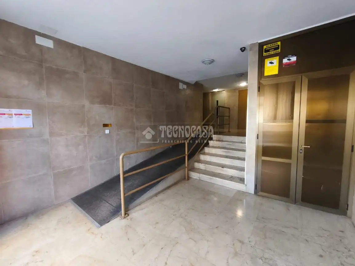 Piso en venta en Azuqueca de Henares con Calefacción, Terraza y Balcón