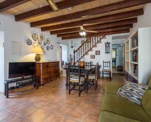 Sala d'estar de Casa o xalet en venda en Andratx amb Calefacció, Jardí privat i Traster