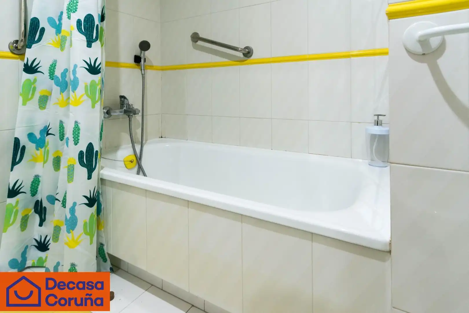 Baño de Piso en venta en Sanxenxo con Calefacción, Terraza y Trastero