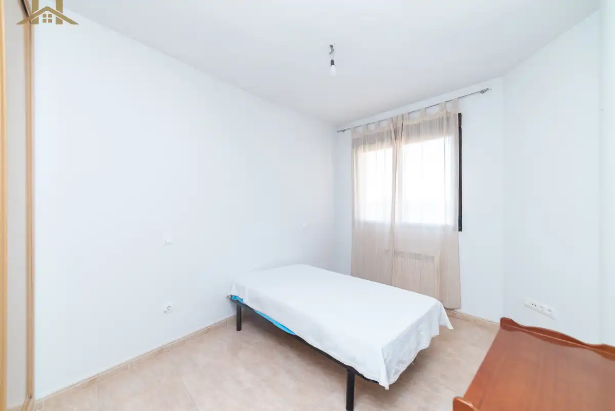 Bedroom of Flat for sale in La Adrada   with Heating and Balcony