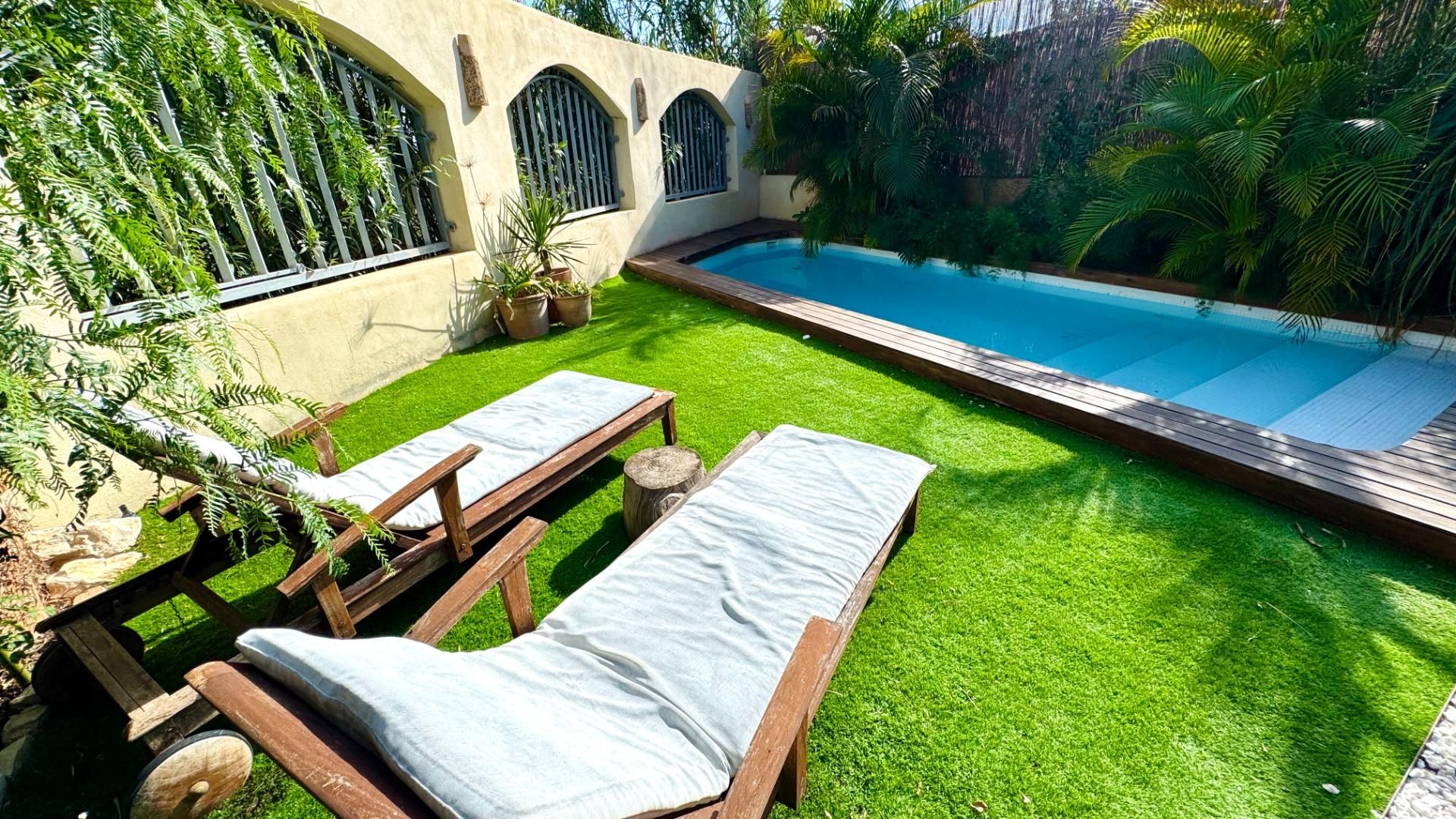 Piscina de Casa o xalet en venda en Alicante / Alacant amb Jardí privat, Terrassa i Piscina