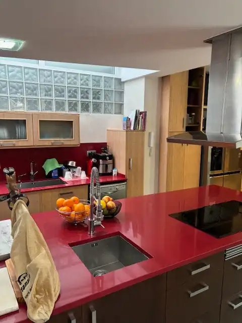 Cuina de Casa adosada en venda en Mataró amb Aire condicionat, Calefacció i Jardí privat