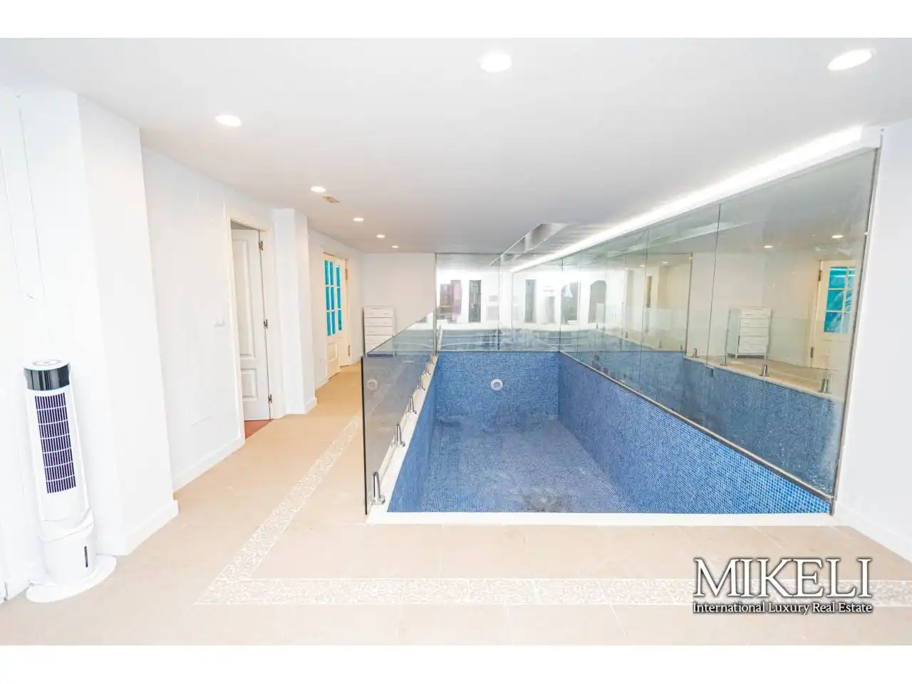 Piscina de Casa o xalet en venda en Piélagos amb Calefacció, Jardí privat i Parquet