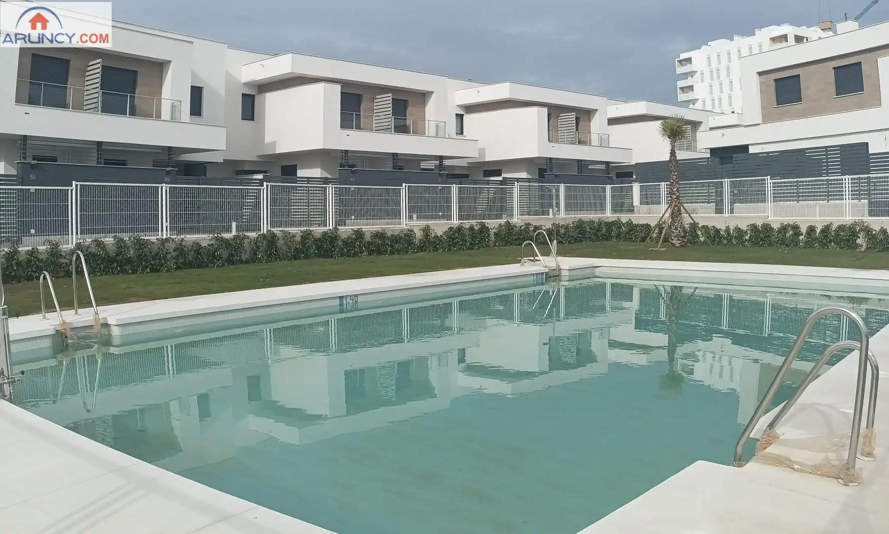 Adosado con piscina en venta en Entrenúcleos, imagen 4