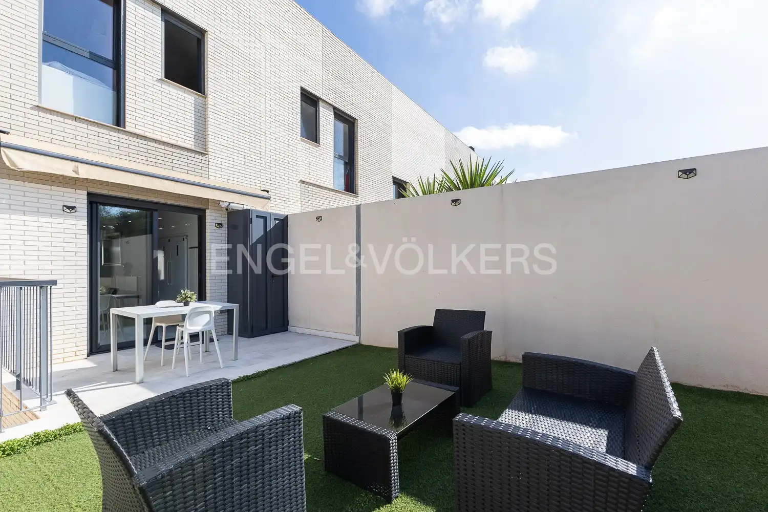 Terrassa de Casa o xalet en venda en Paterna amb Aire condicionat, Calefacció i Jardí privat