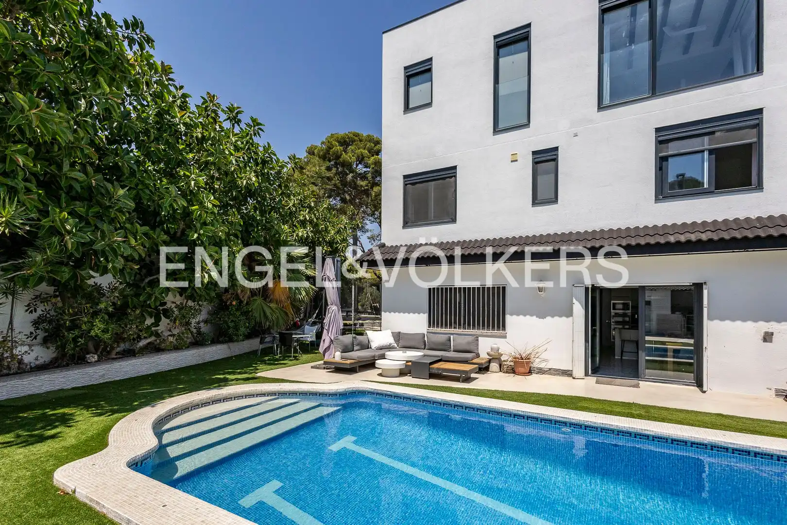 Exterior view of Houses for sale in Castelldefels  with Air Conditioner, Heating and Swimming Pool