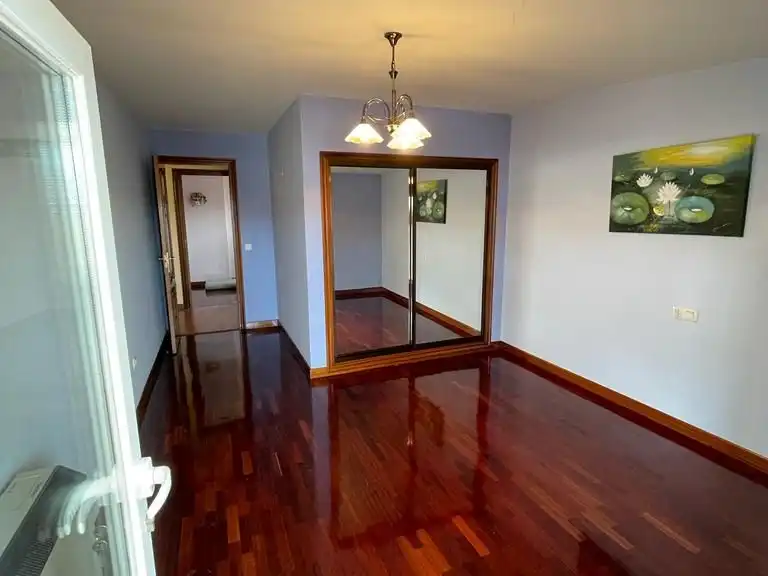 Esszimmer von Dachboden zur Miete in Poio mit Heizung, Parkett und Terrasse