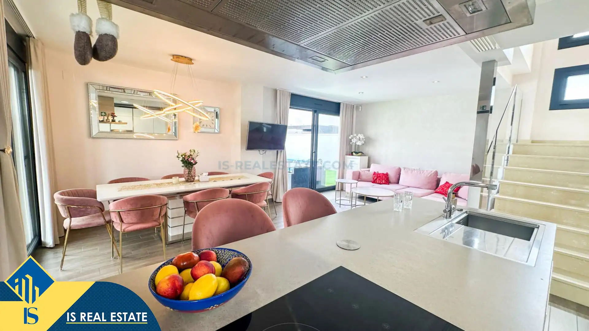 Villa con piscina in vendita a Playa de los Locos, imagen 3