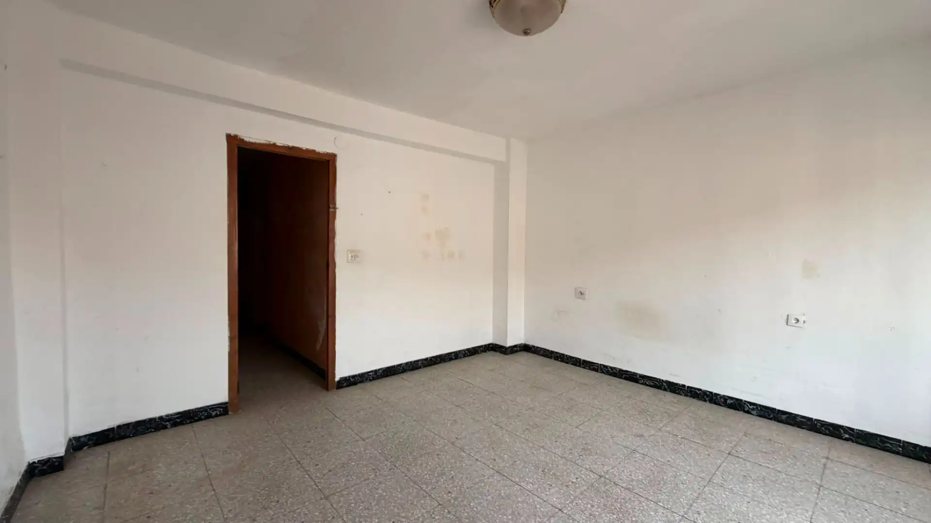 Buildings for sale in Anna