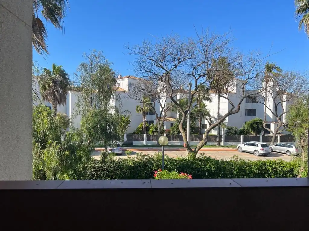 Vista exterior de Apartamento de alquiler en Rota con Jardín privado, Terraza y Amueblado