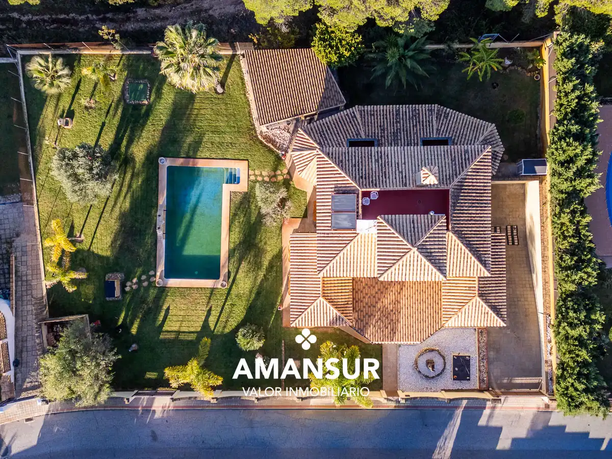 Chalet con piscina en venta en Avenida del Almendro, imagen 89